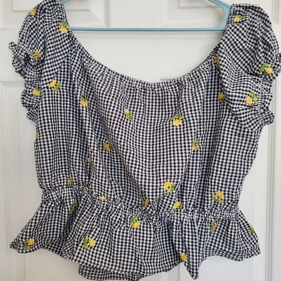 Forever 21 Mini Peplum Top - Picture 2 of 6